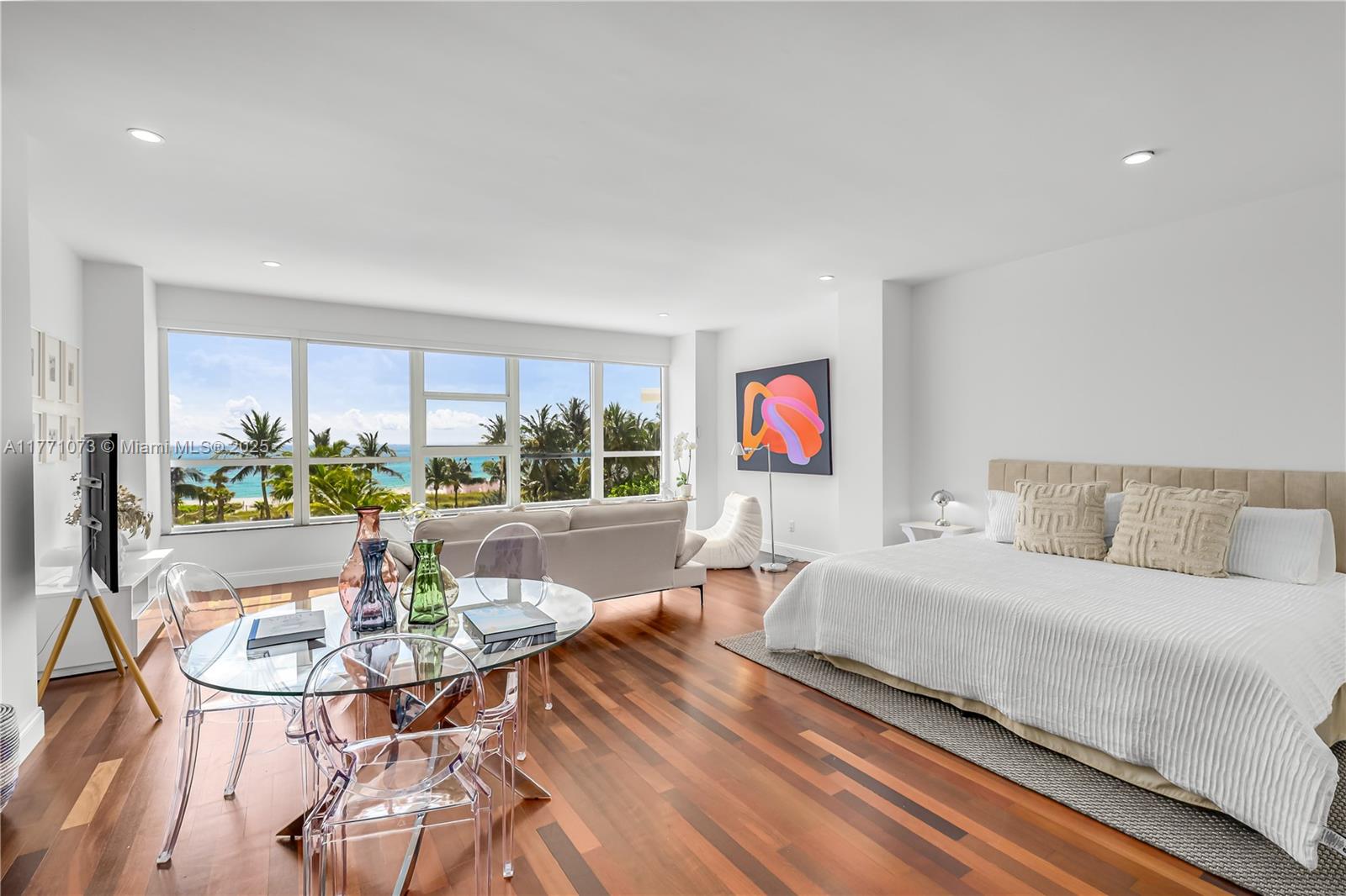 4925 Collins Ave 3D