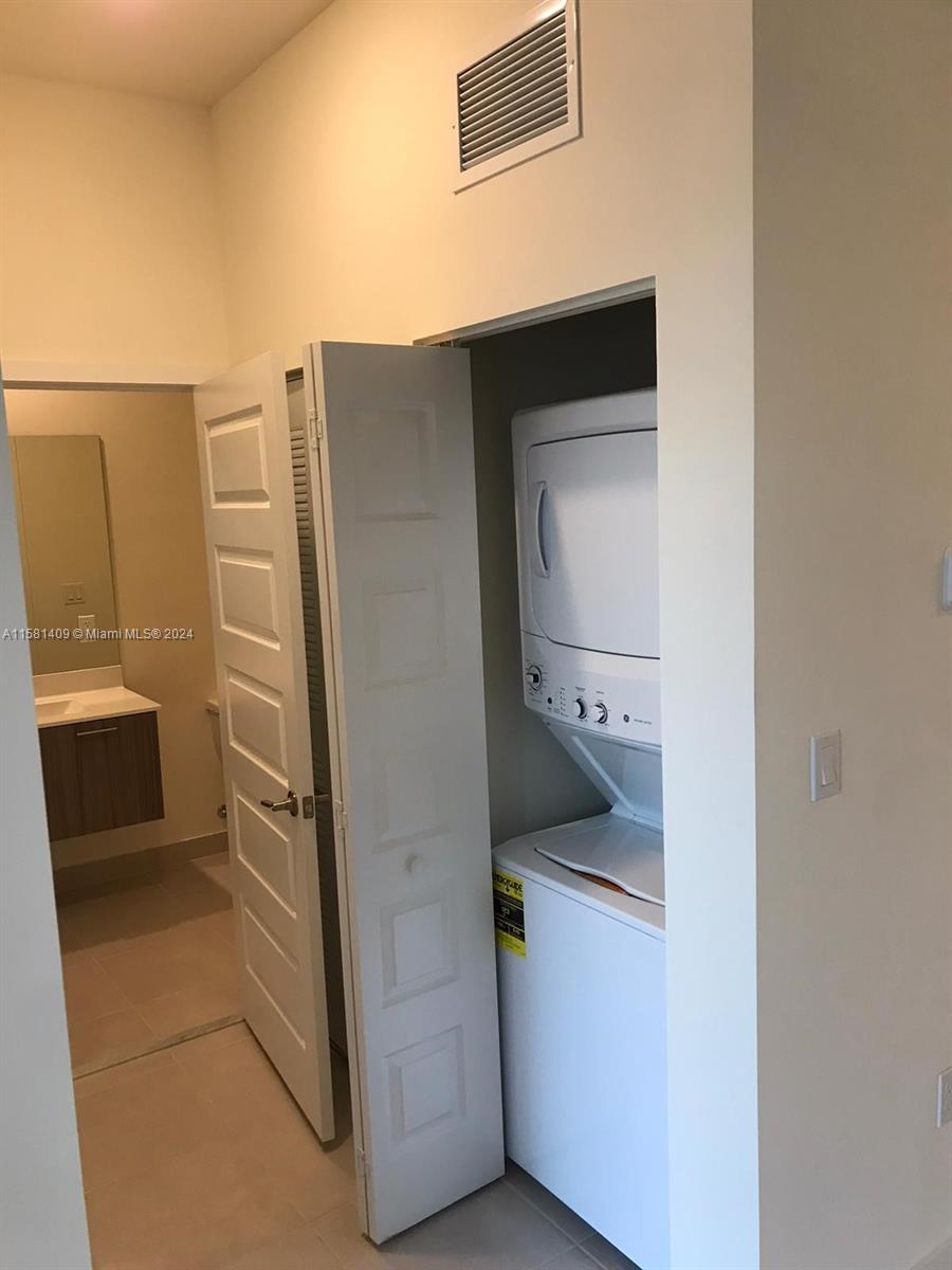 GRAND BAY SOUTH VILLAS - Residential Lease