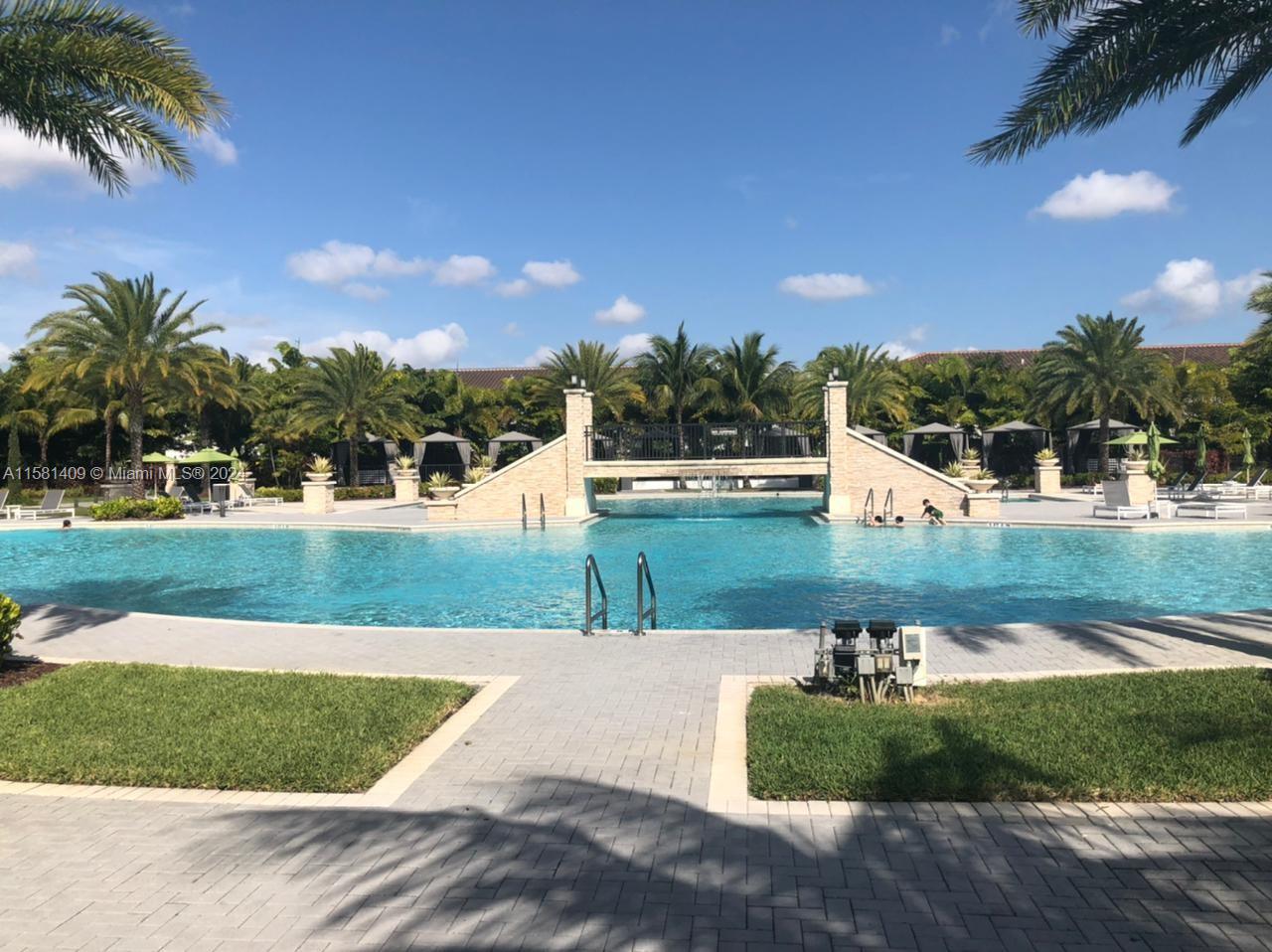 GRAND BAY SOUTH VILLAS - Residential Lease