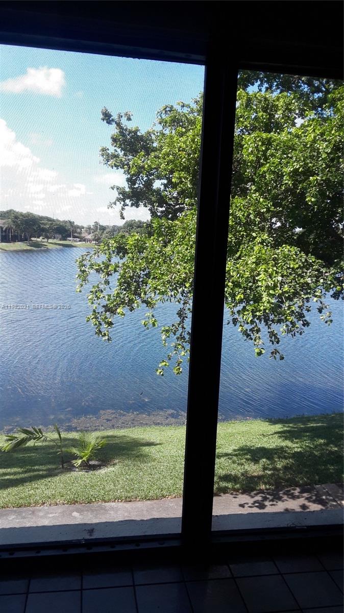 LAKE POINTE 4 CONDO - Residential Lease