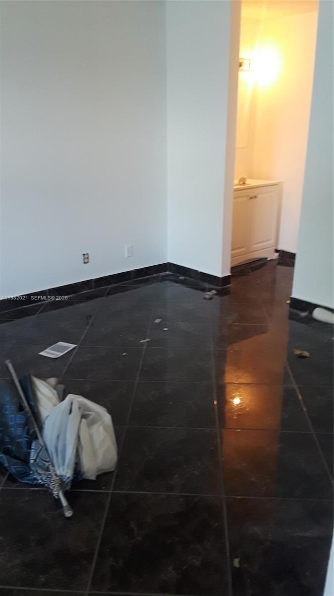 LAKE POINTE 4 CONDO - Residential Lease