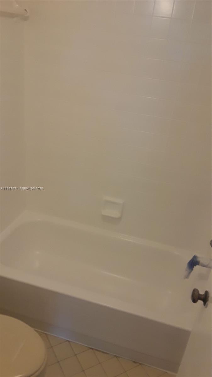 LAKE POINTE 4 CONDO - Residential Lease