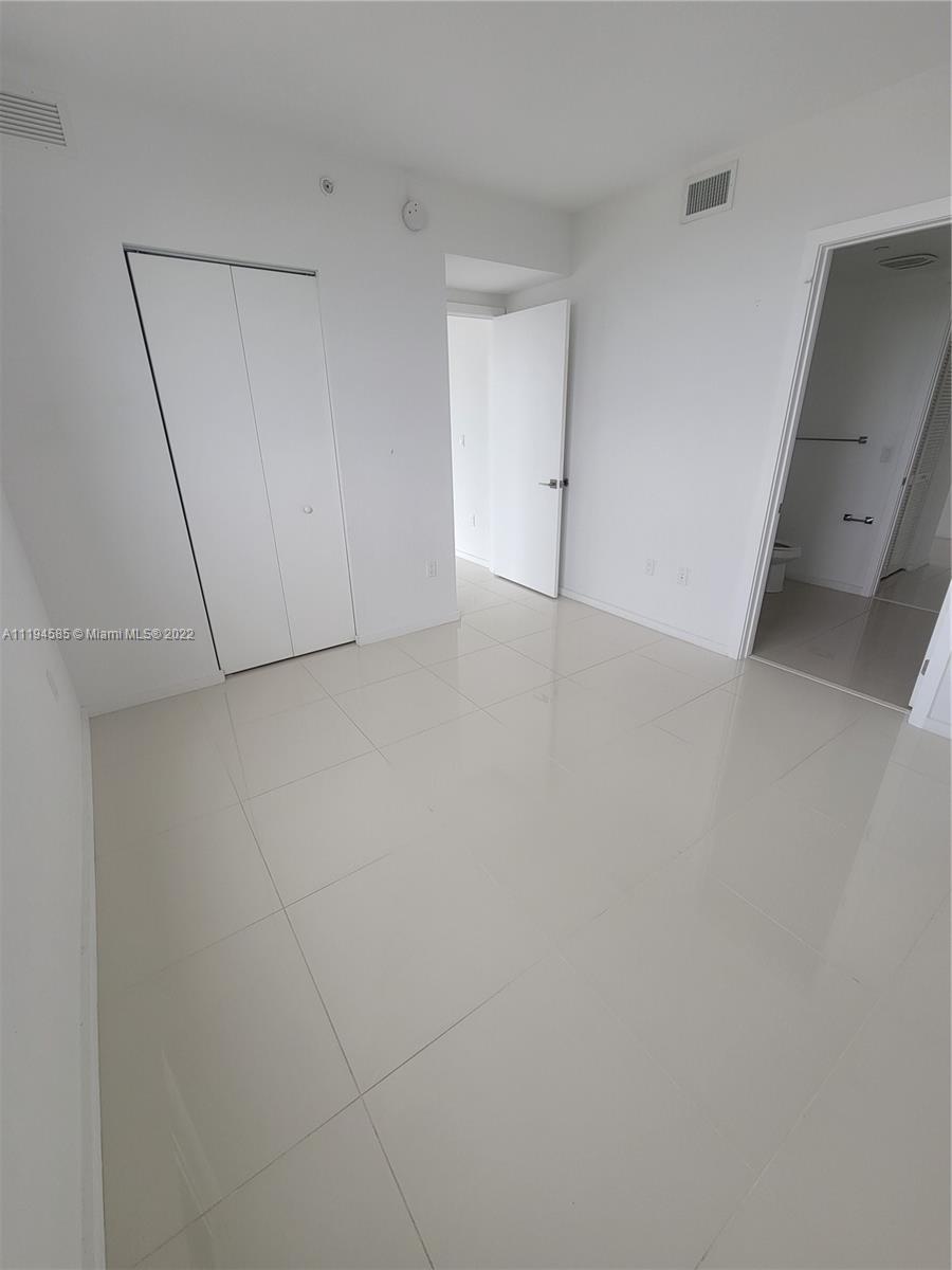 5252 PASEO CONDO - Residential Lease