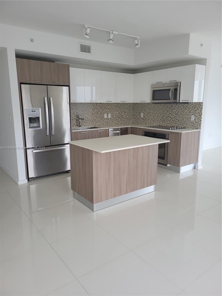 5252 PASEO CONDO - Residential Lease