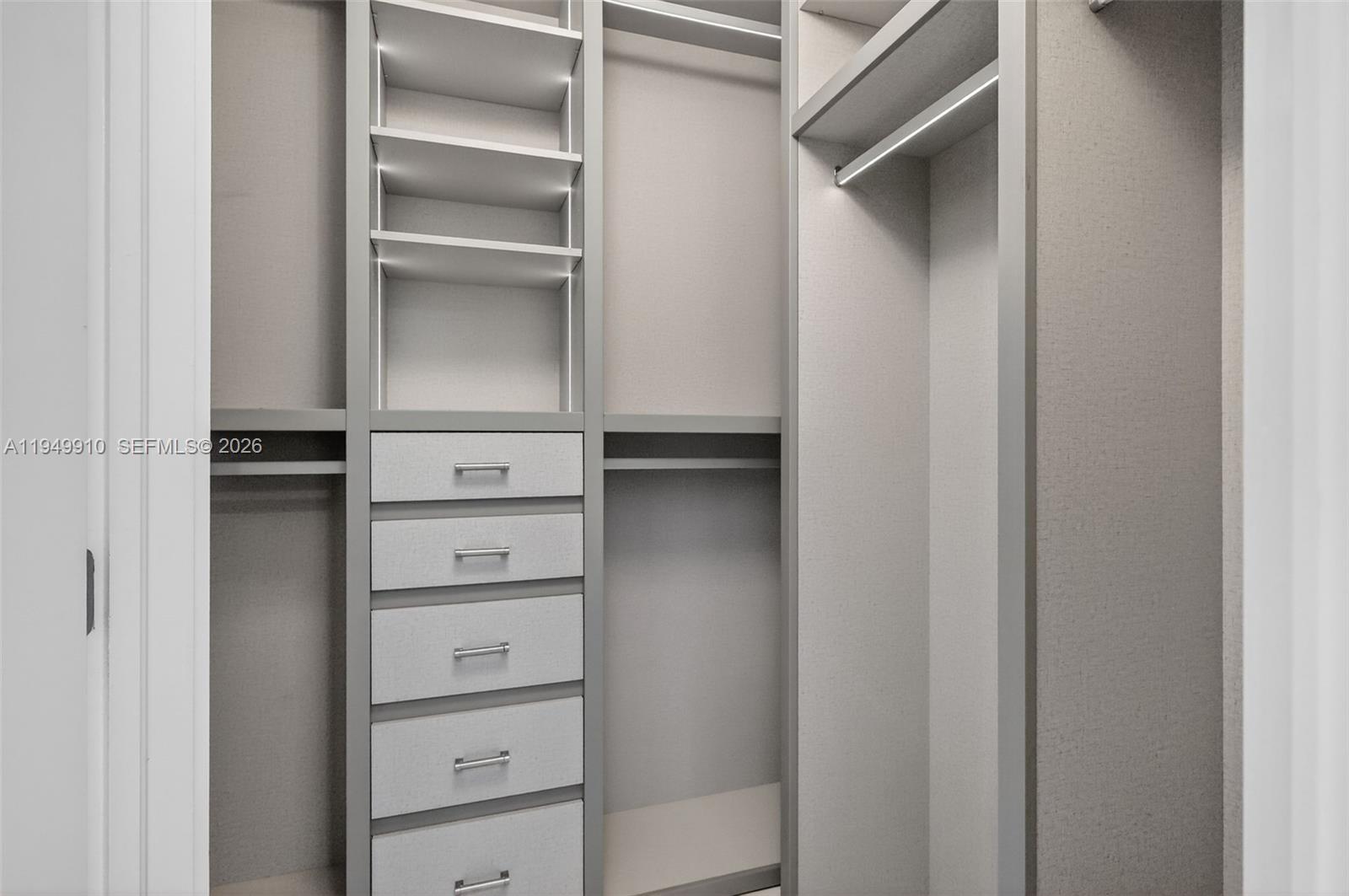 THE WAVERLY AT SOUTH BEAC - Residential