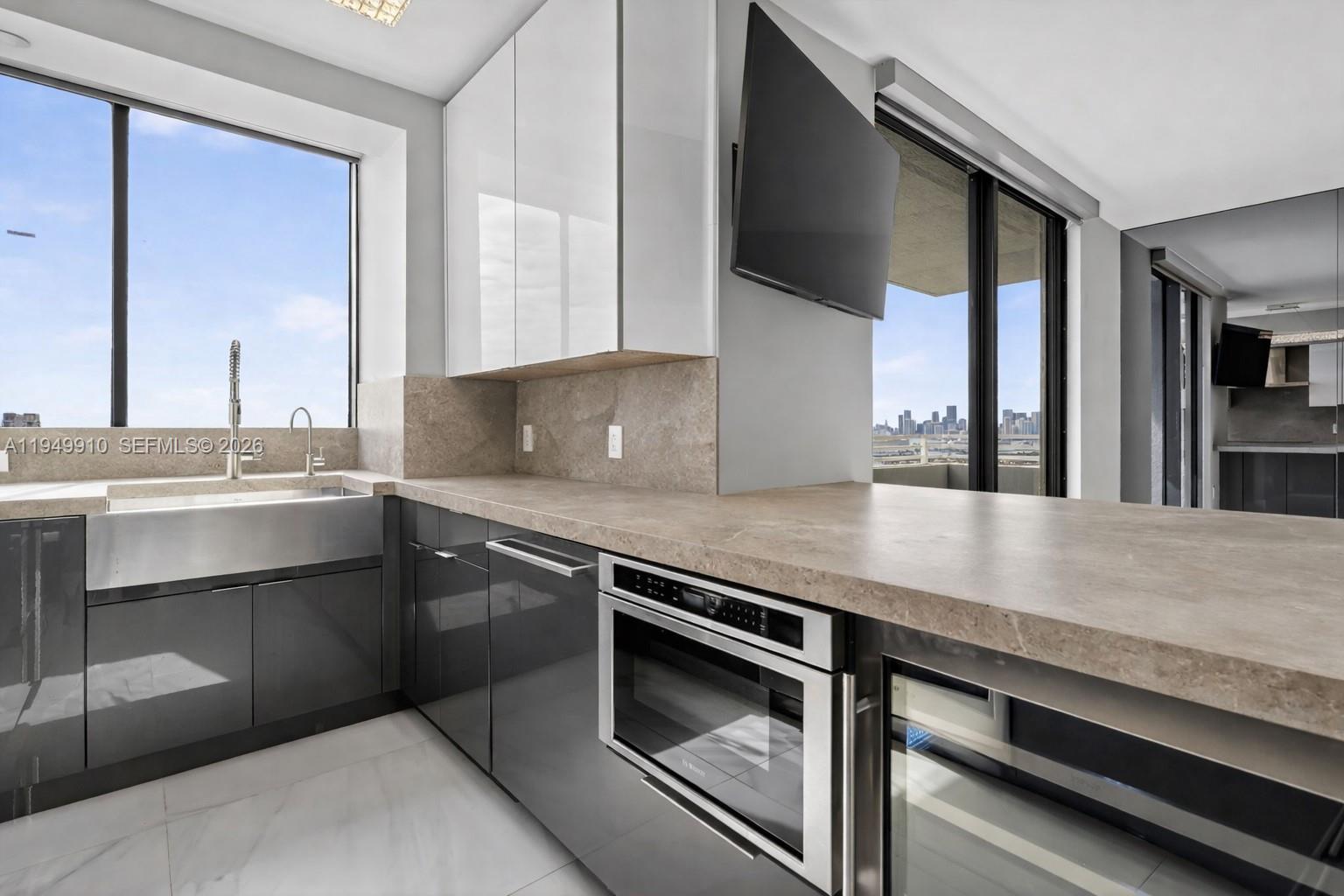 THE WAVERLY AT SOUTH BEAC - Residential