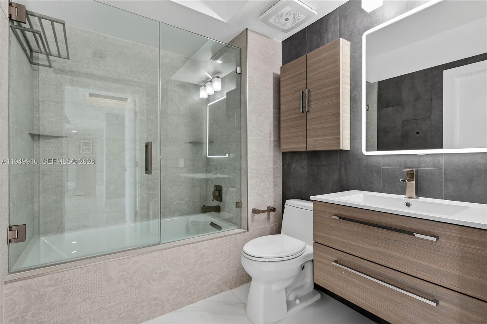 THE WAVERLY AT SOUTH BEAC - Residential