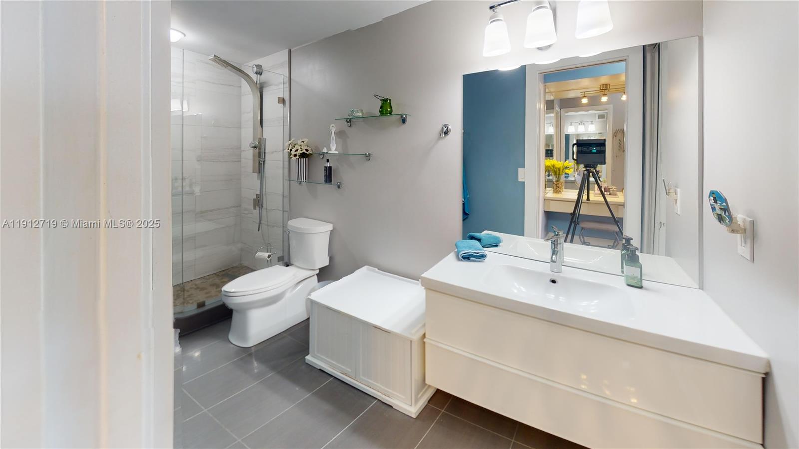 OLYMPUS CONDO - Residential