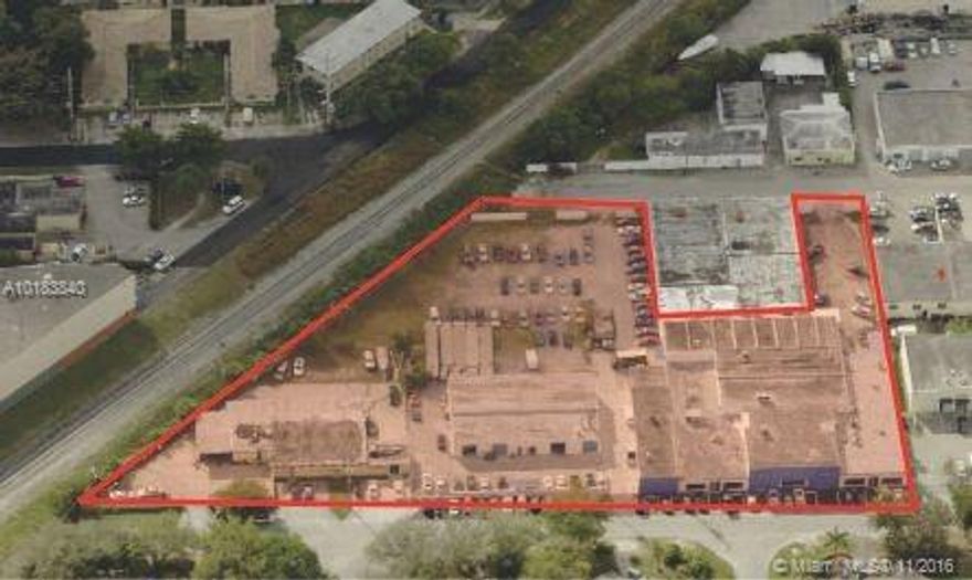Great opportunity for end user or for redevelopment in North Miami. Industrial zoned warehouse consisting of 3 buildings totaling 33,524 sq ft and land totaling over 2.31 acres. Close to Johnson & Wales and FIU. Great central location. Less than ½ mile to Biscayne Blvd. Industrial M-1 Zoning allows up to 55’ in height.
3 FOLIOS INCLUDED 06-229-021-0020 / 06-229-021-0010 / 06-2229-021-0011