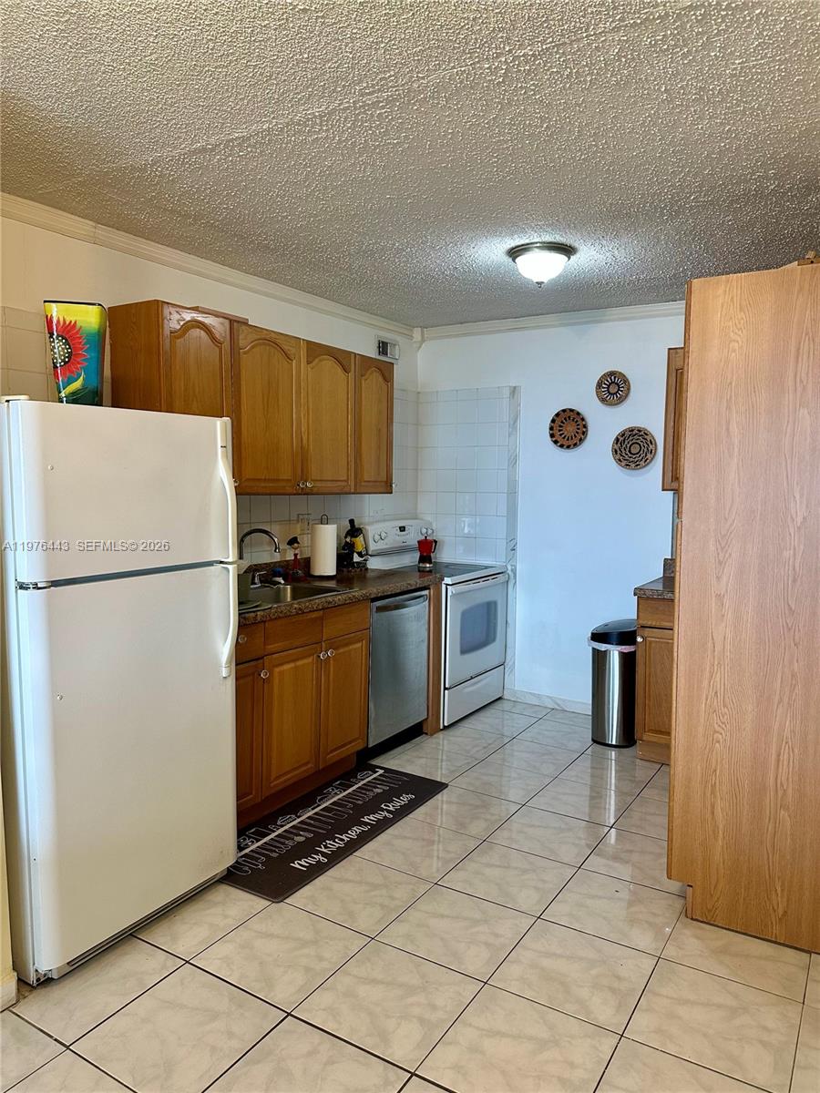 PARKER DORADO CONDO - Residential