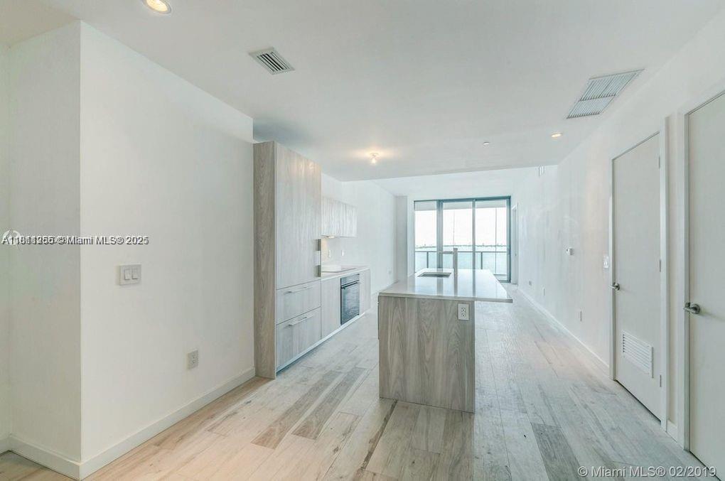 480 NE 31st St 1002