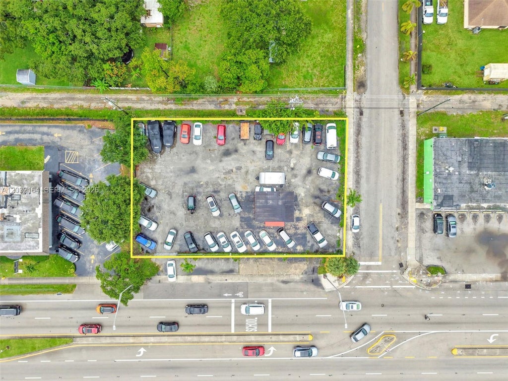 Photo of 4601 W Hallandale Beach Blvd, Hollywood, FL 33023 (MLS # A12032164)