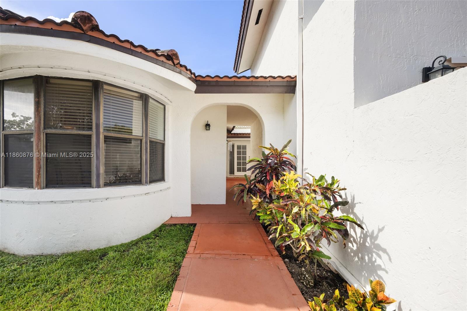 Located in the sought-after Sundance community of Kendall, this spacious + well-laid-out home offers an incredible opportunity to create your dream space. With soaring ceilings + a flexible floor plan, the home features 4 bedrooms plus extra room that can easily serve as a 5th bedroom, office, den, or playroom. Three bedrooms are conveniently situated upstairs, offering privacy + separation from the main living areas. The private backyard includes a plunge pool with plenty of room to expand. A 2-car garage adds convenience, while the community boasts excellent security + beautifully maintained streets. Enjoy a prime location with easy access to top-rated schools, shopping centers, major highways + more. With low HOA fees + endless potential, this is a home you don’t want to miss.
