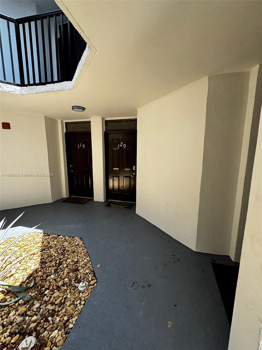 216 Lake Pointe Dr 120