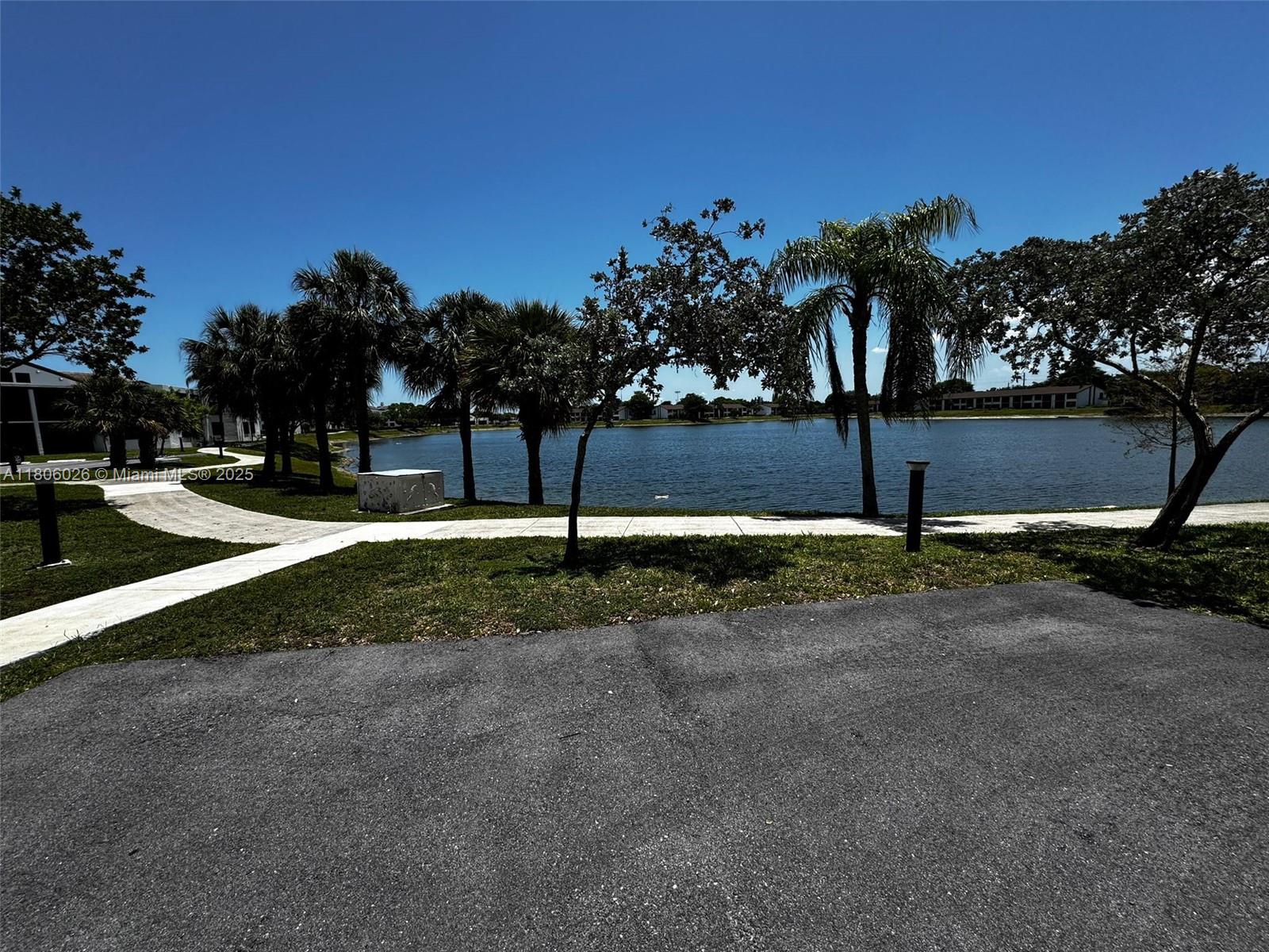 216 Lake Pointe Dr 120