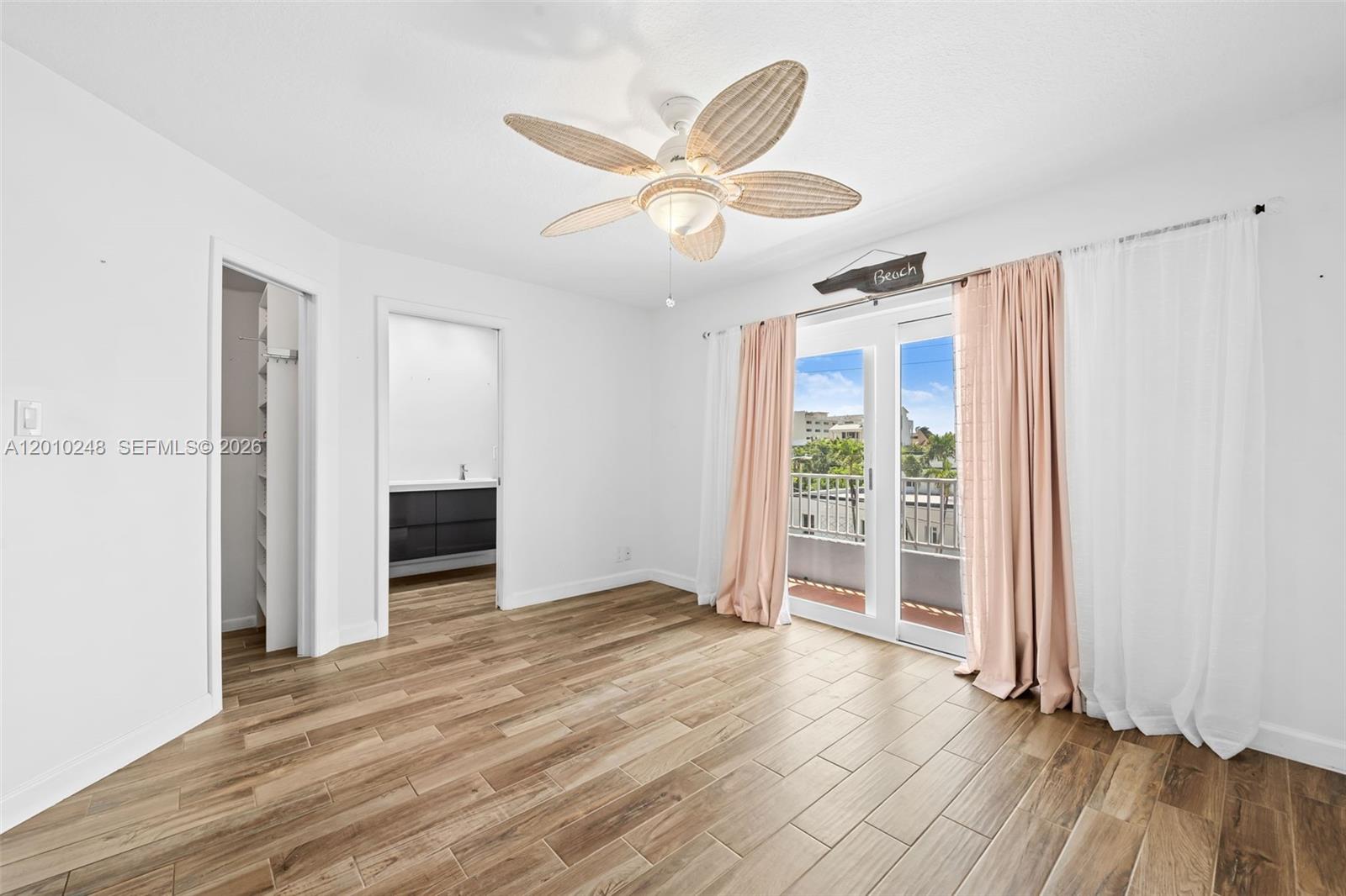 HOLLYWOOD BEACH - Residential