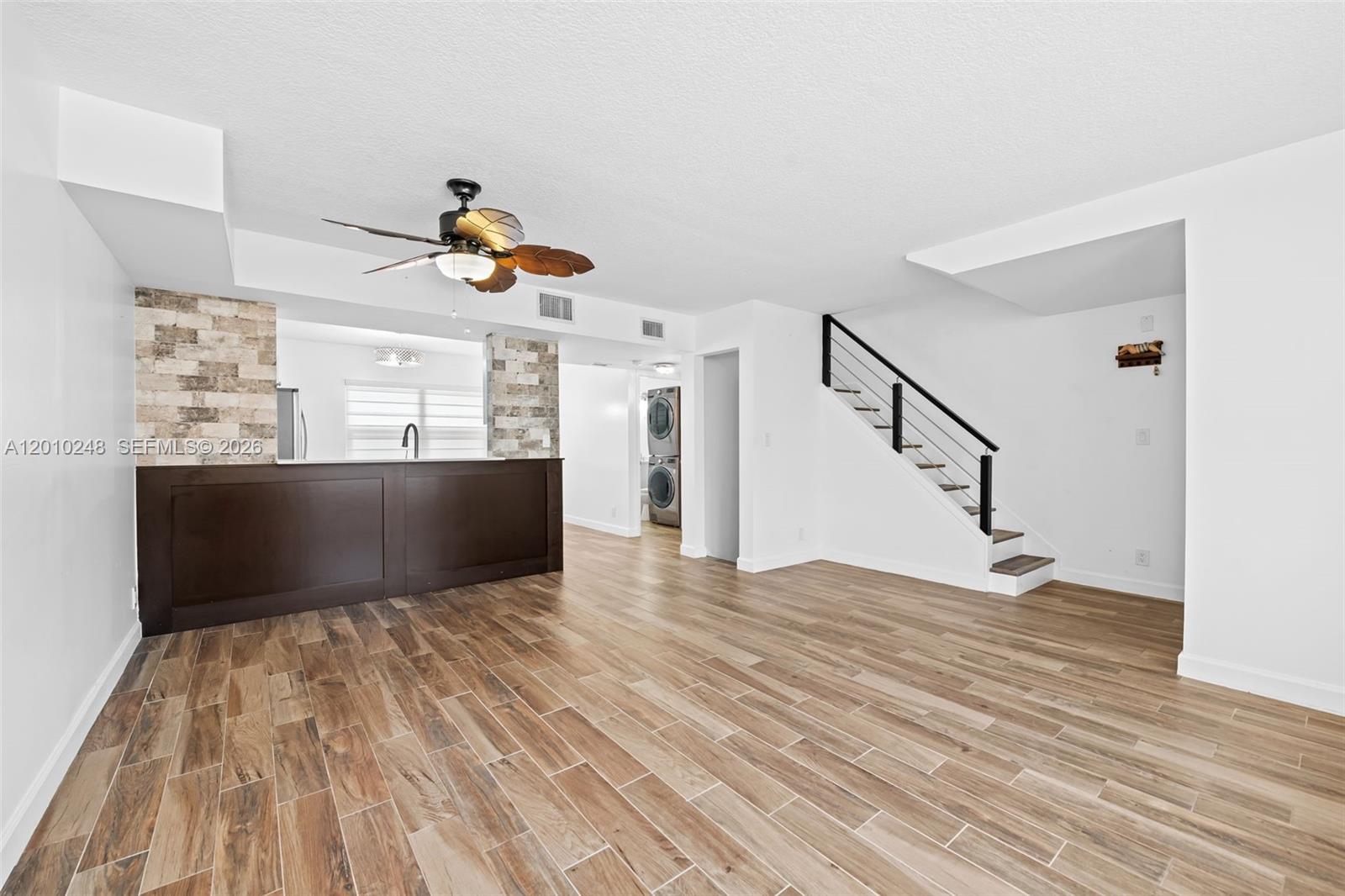 HOLLYWOOD BEACH - Residential