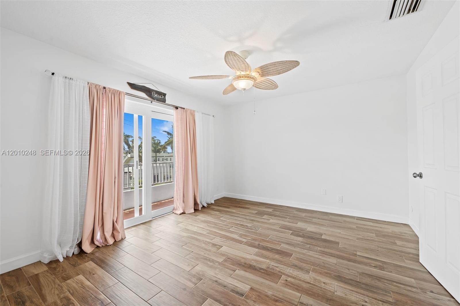HOLLYWOOD BEACH - Residential