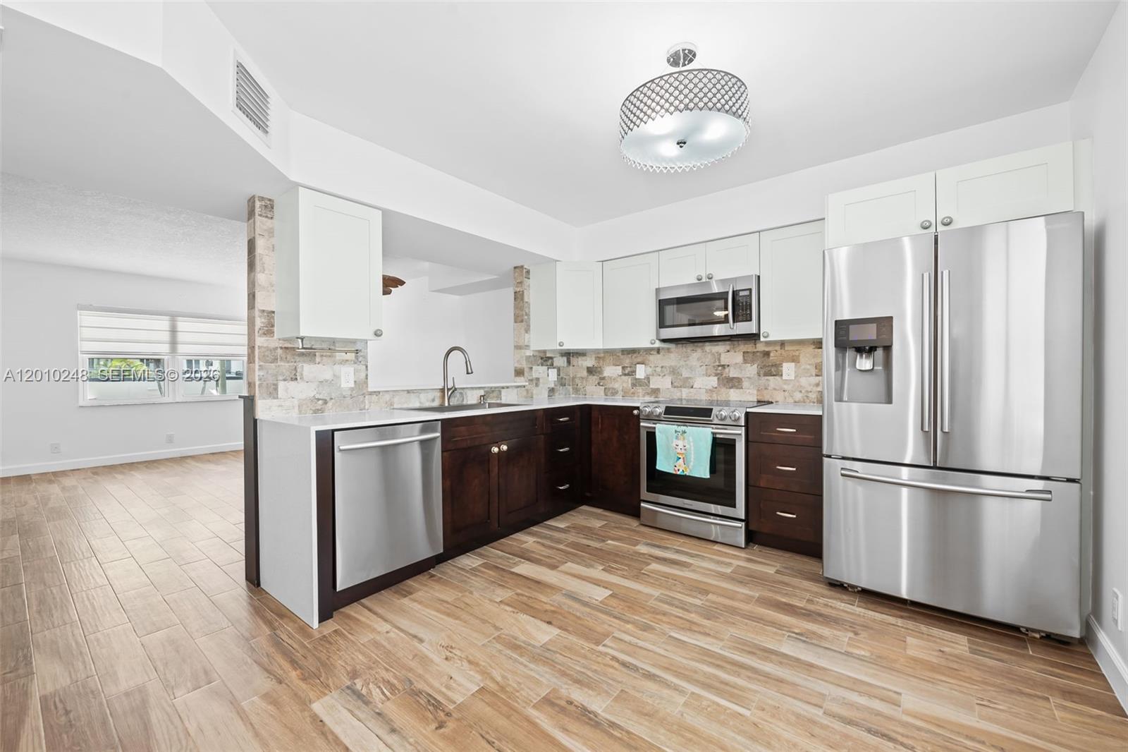 HOLLYWOOD BEACH - Residential