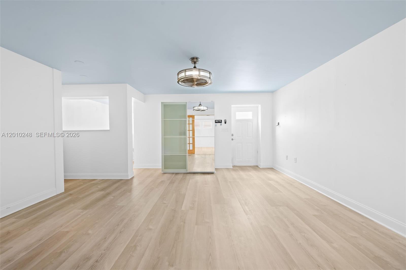 HOLLYWOOD BEACH - Residential