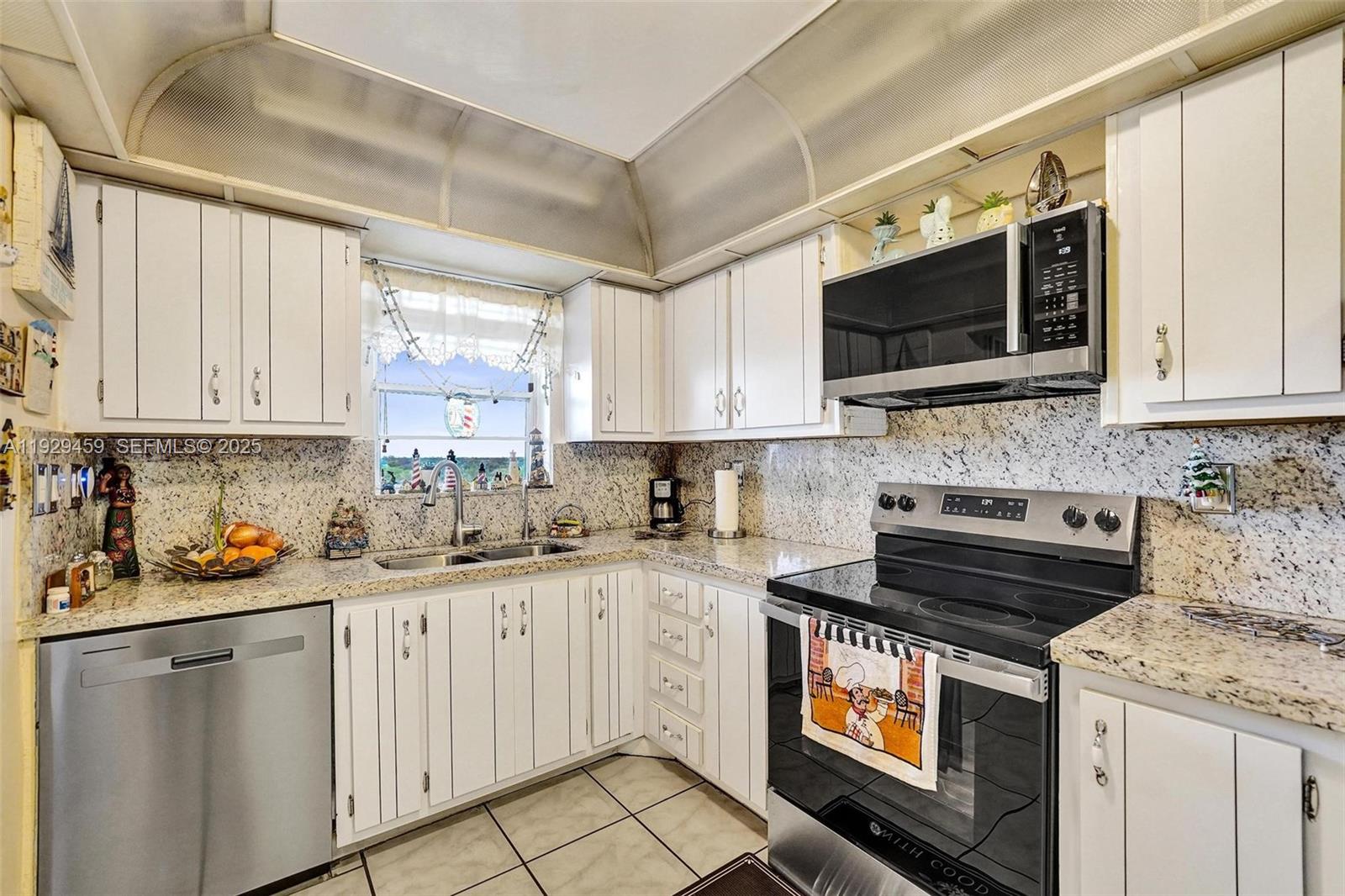 GREENS OF INVERRARY PHASE - Residential