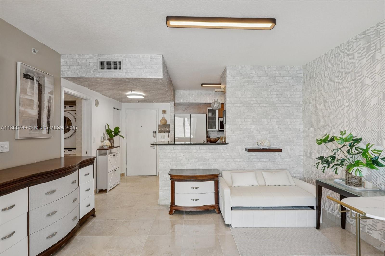 335 S Biscayne Blvd 2810