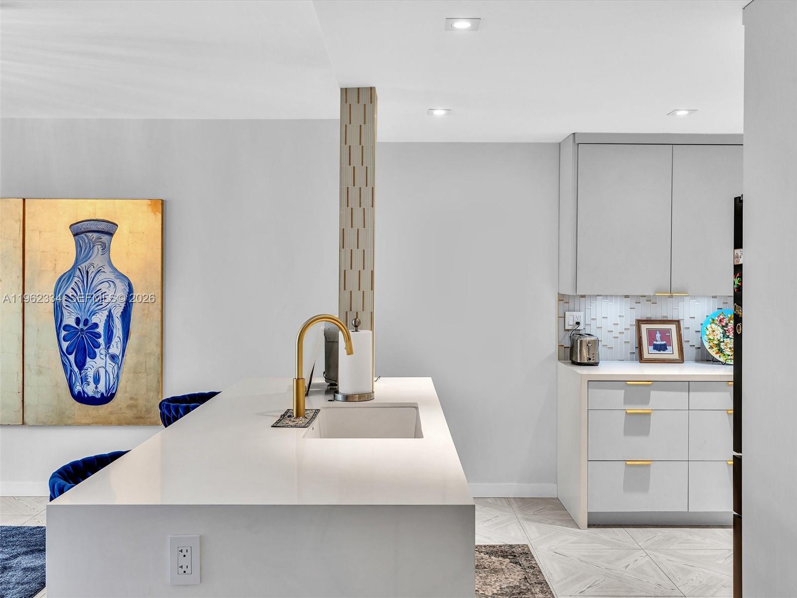 KEY COLONY NO 4 CONDO - Residential Lease