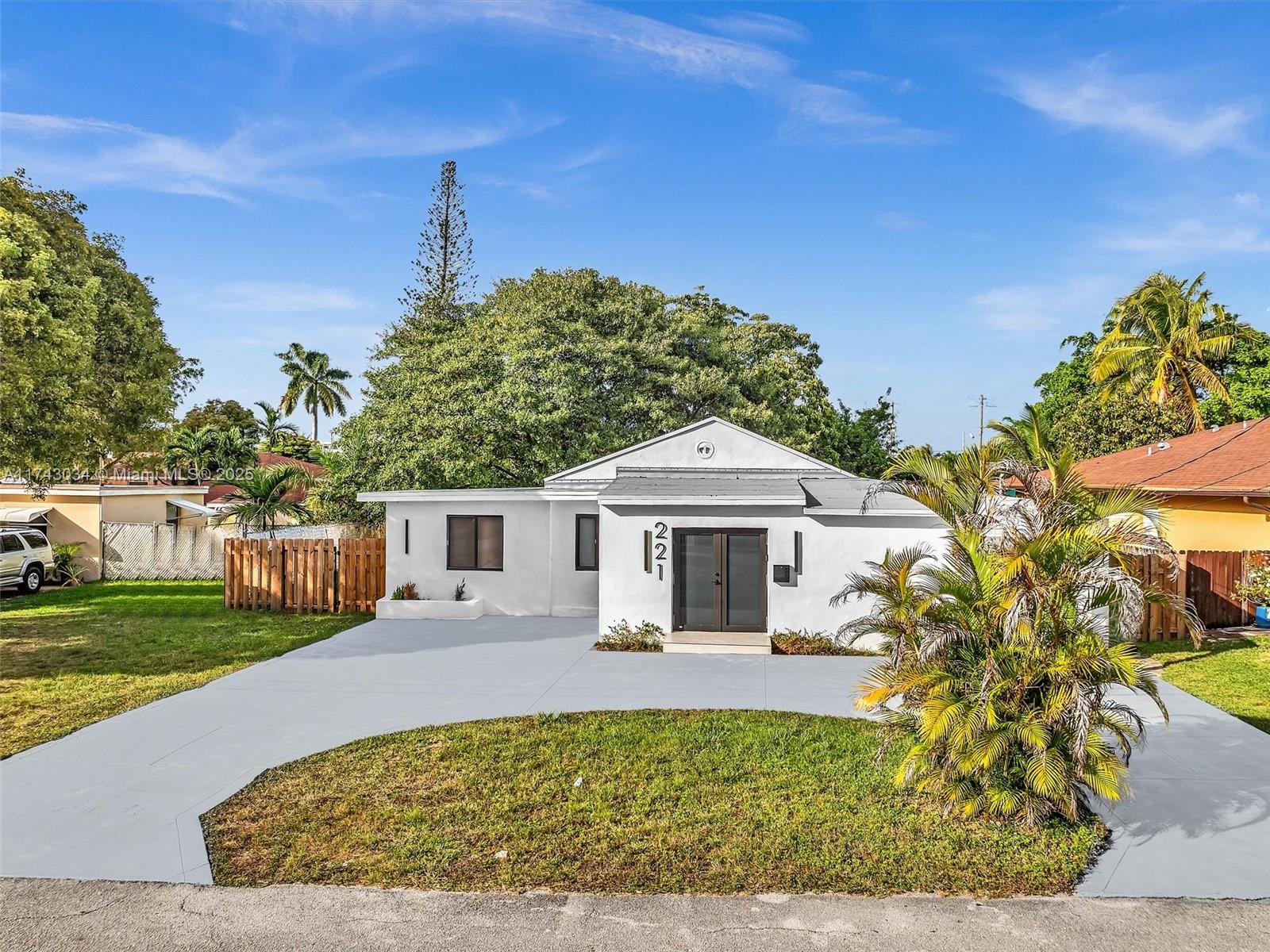 HALLANDALE HEIGHTS - Residential