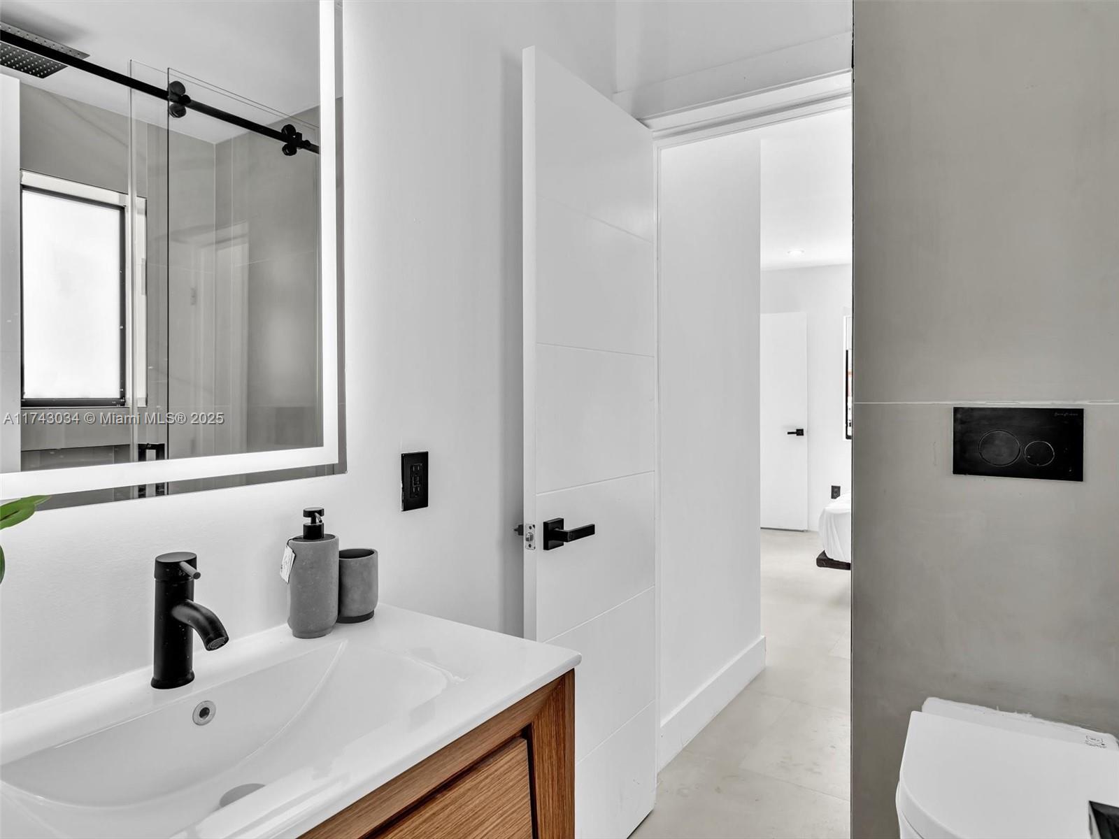 HALLANDALE HEIGHTS - Residential