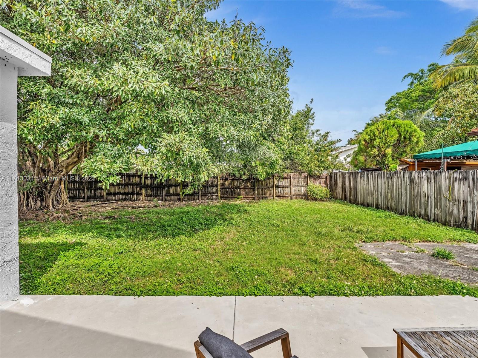 HALLANDALE HEIGHTS - Residential