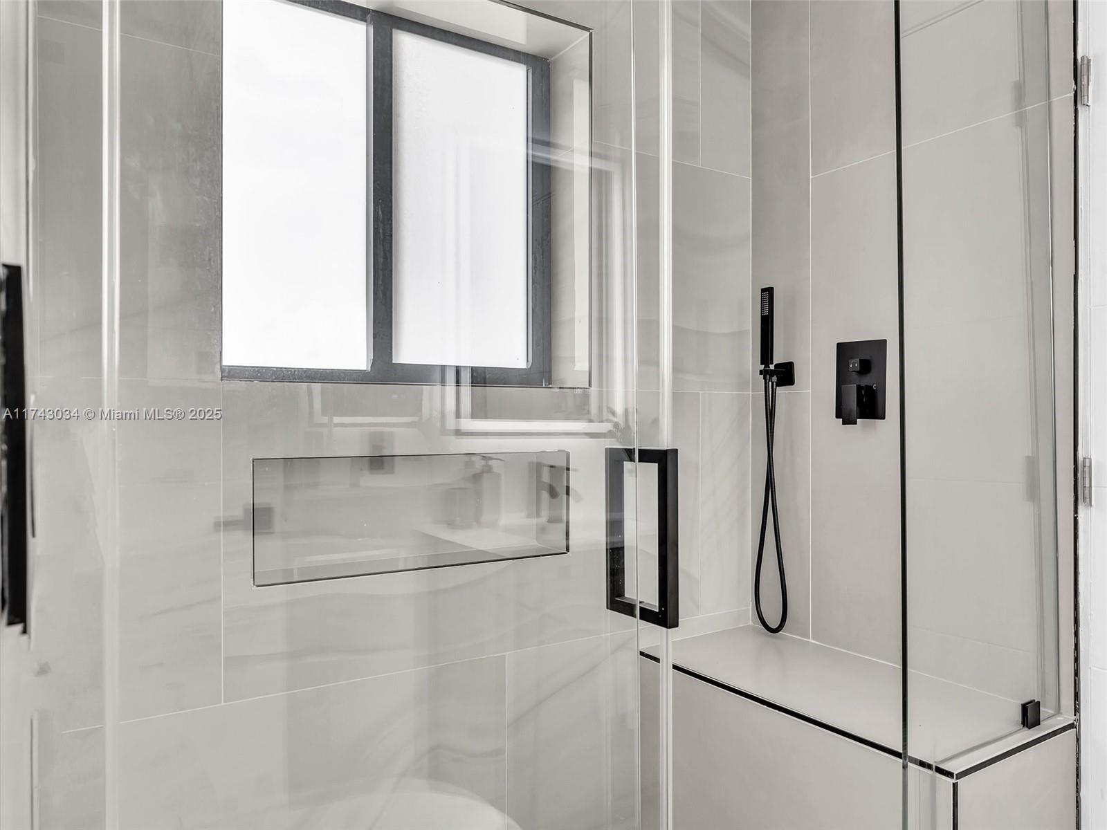 HALLANDALE HEIGHTS - Residential