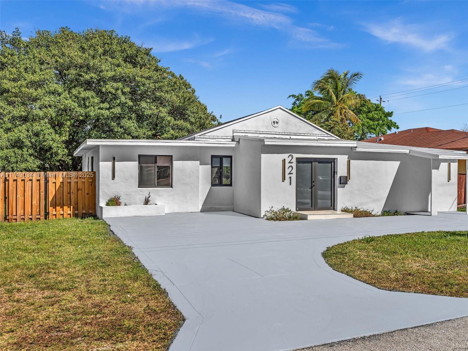 HALLANDALE HEIGHTS - Residential