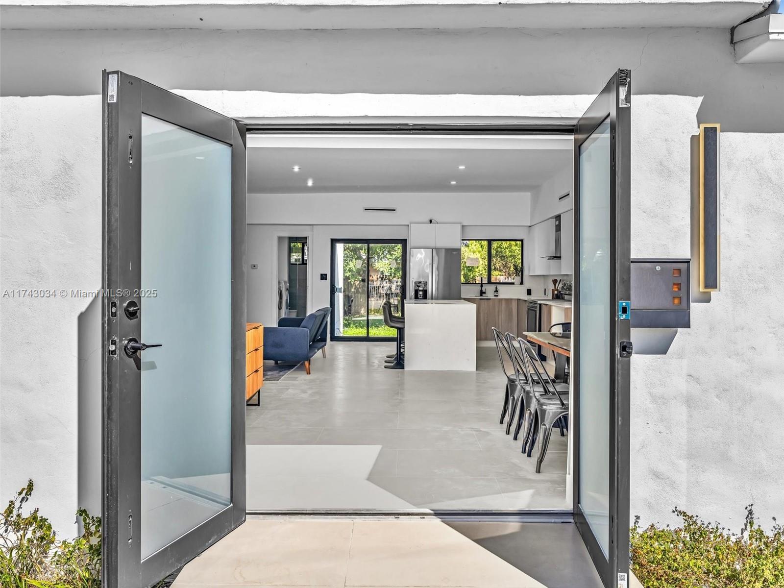 HALLANDALE HEIGHTS - Residential