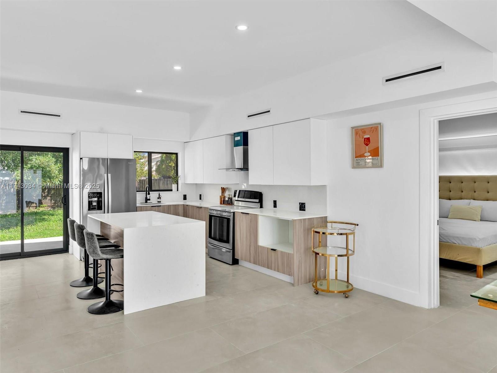 HALLANDALE HEIGHTS - Residential