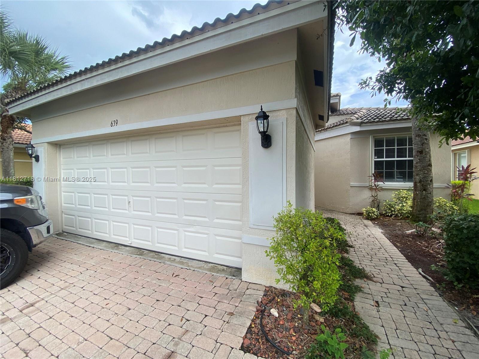 Very popular community in Port Saint Lucie: ST JAMES COUNTRY CLUB. Amenities such as 18 Hole Championship Golf Course, Pool, Tennis, Gym and Magnificent Dining Area. Home is a 3/2, 2 car garage with screened backyard view of the Golf Course. Gated community always very well kept and clean.