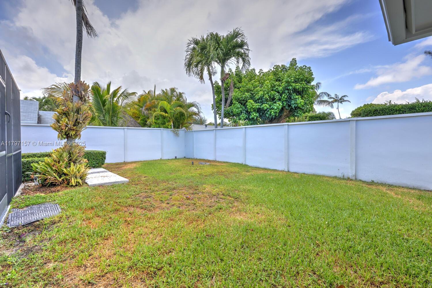 CLINTON GROVE ESTS - Residential