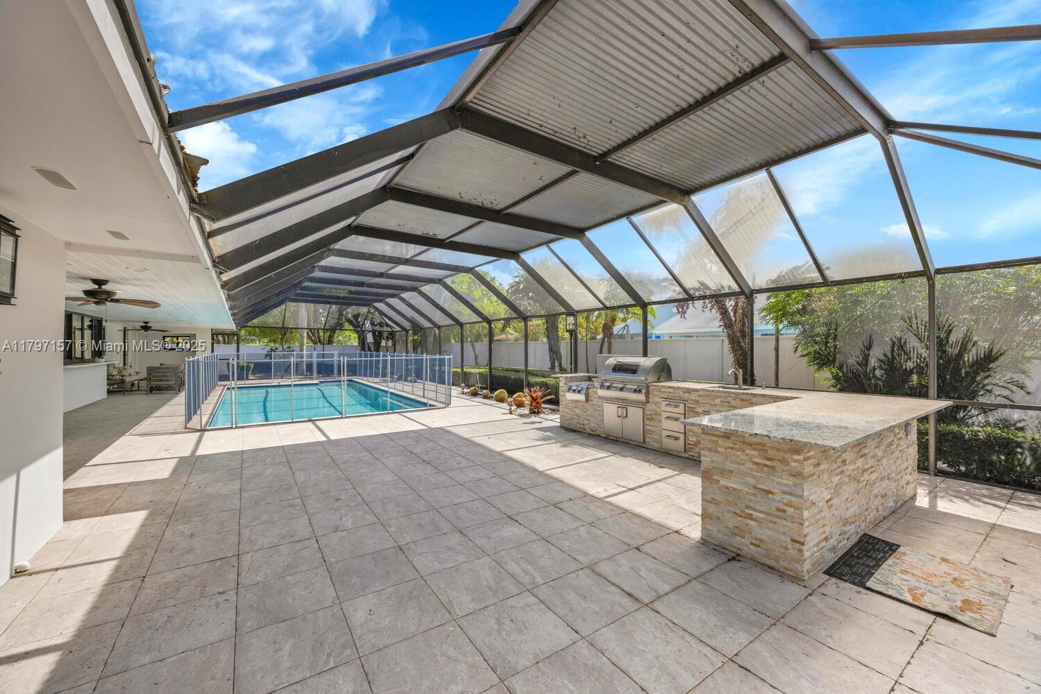 CLINTON GROVE ESTS - Residential