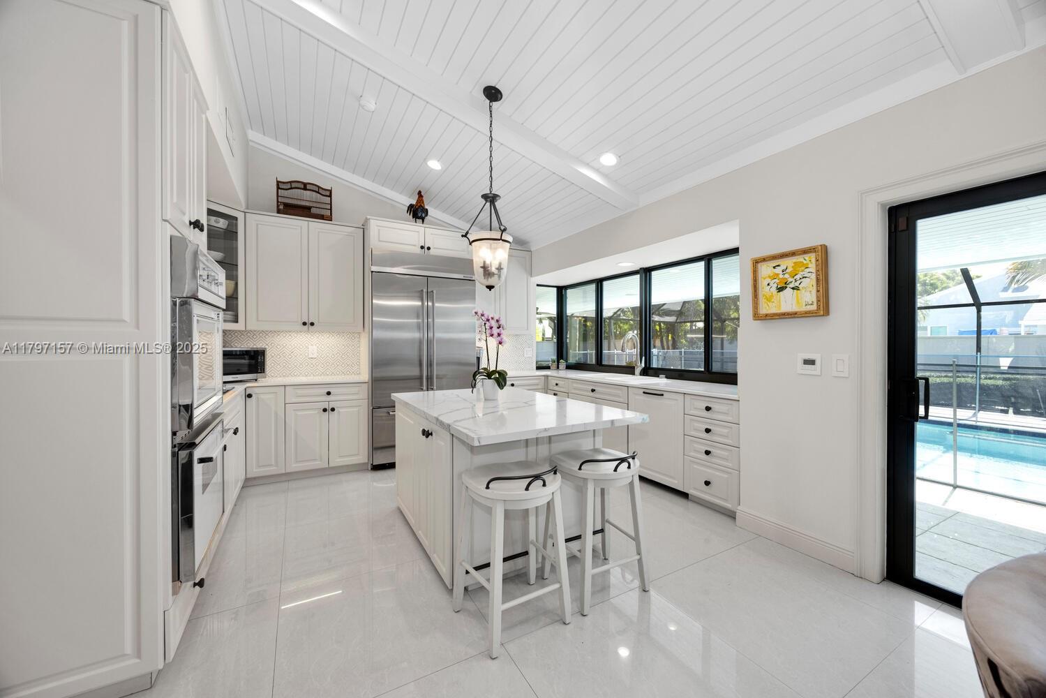 CLINTON GROVE ESTS - Residential