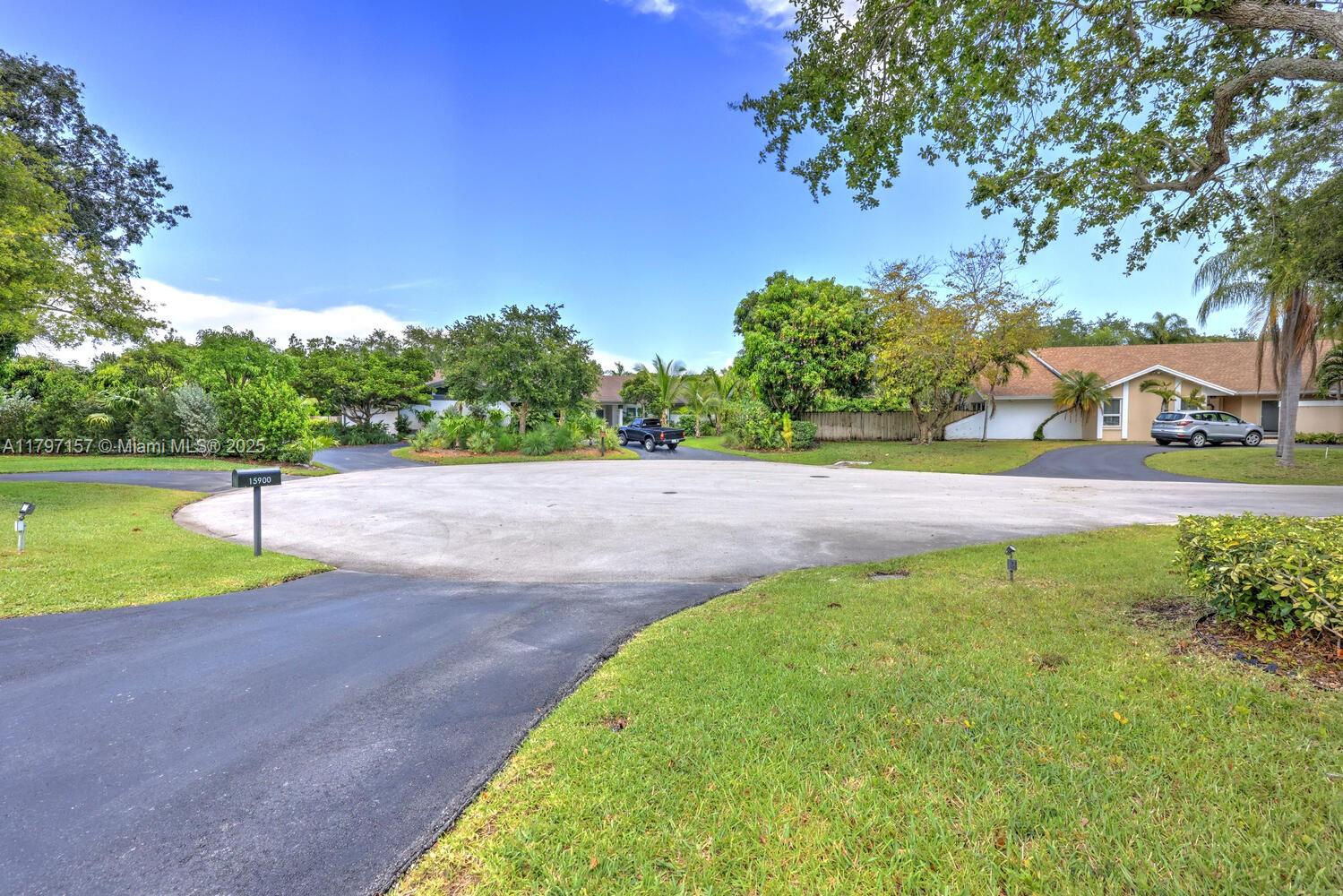 CLINTON GROVE ESTS - Residential