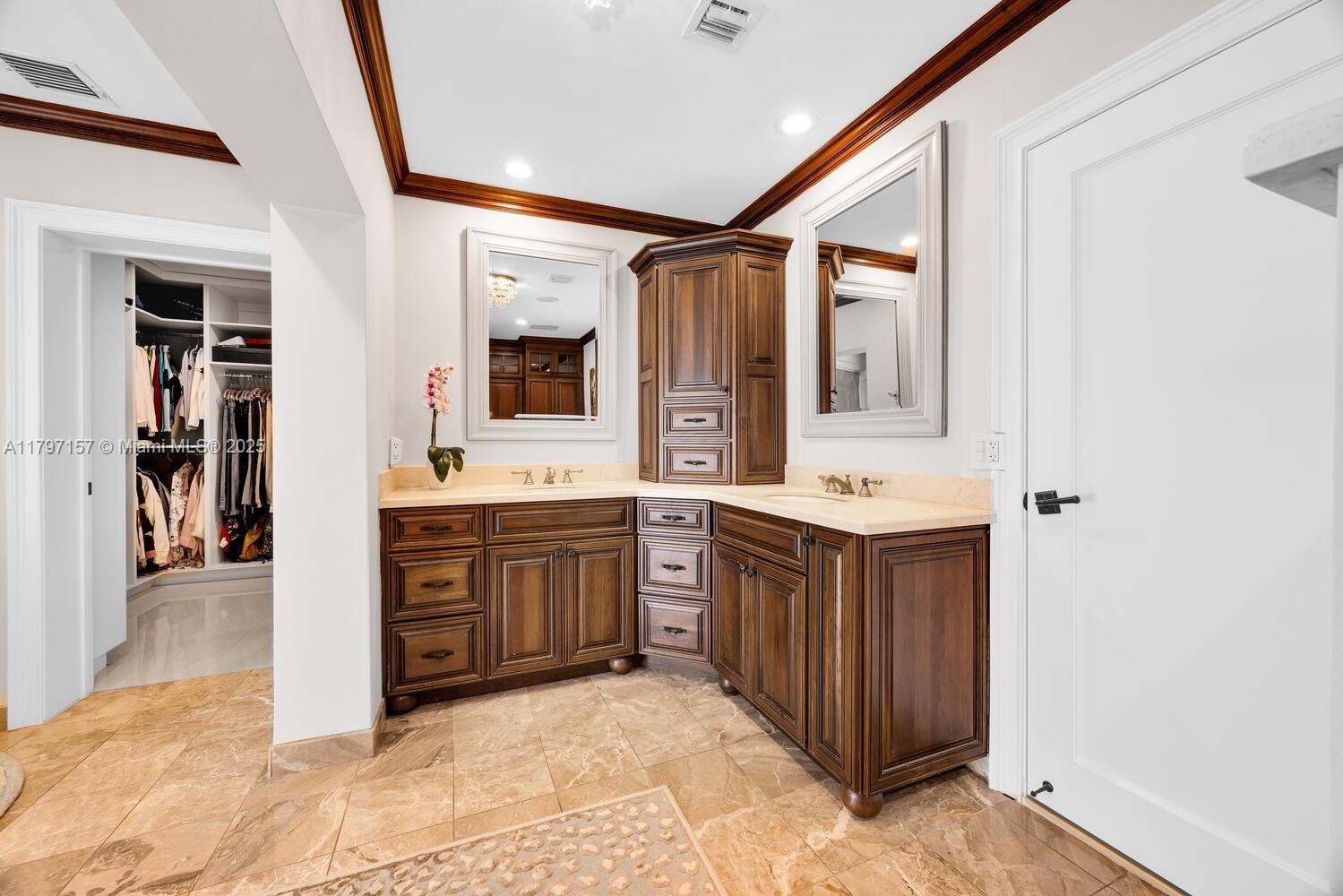 CLINTON GROVE ESTS - Residential