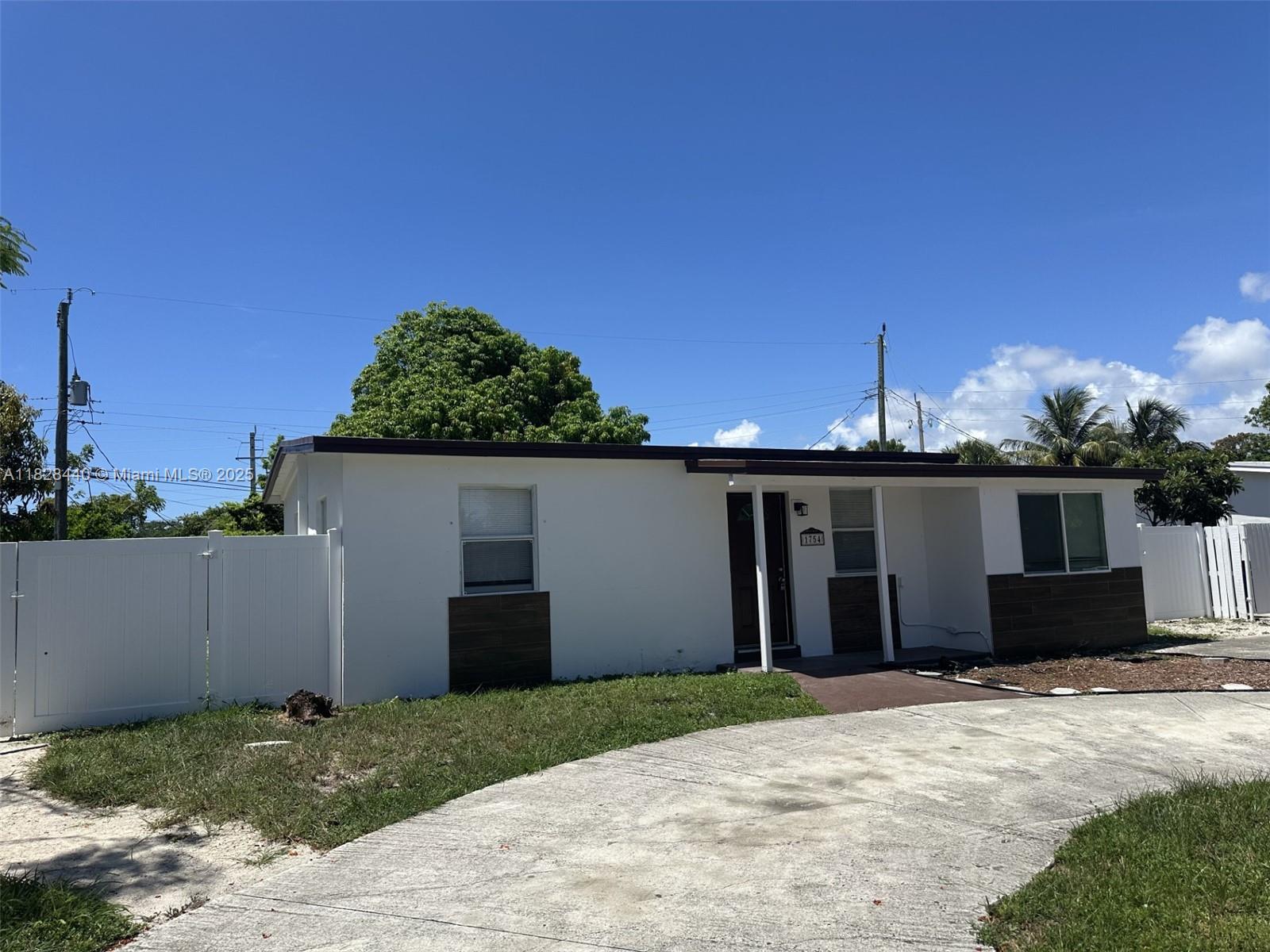1754 NE 48th Ct, Pompano Beach, FL, 33064/$405,000 1 1754 NE 48th Ct