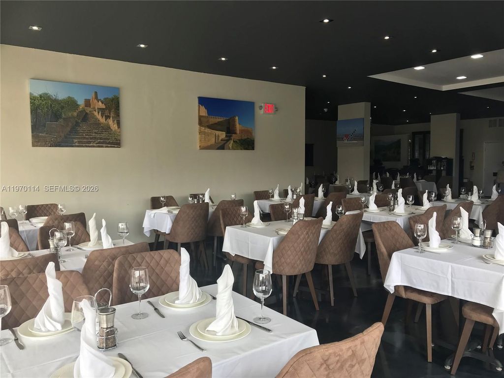 Photo of 2050 Hollywood Blvd #R, Hollywood, FL 33020 (MLS # A11970114)