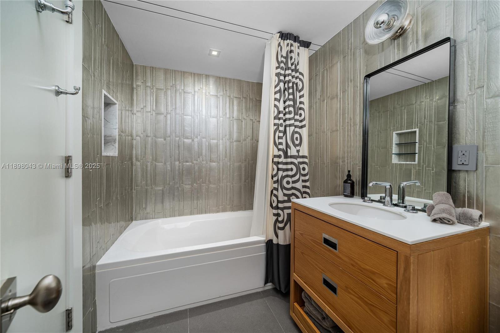 ARTEPARK NORTH CONDO - Residential