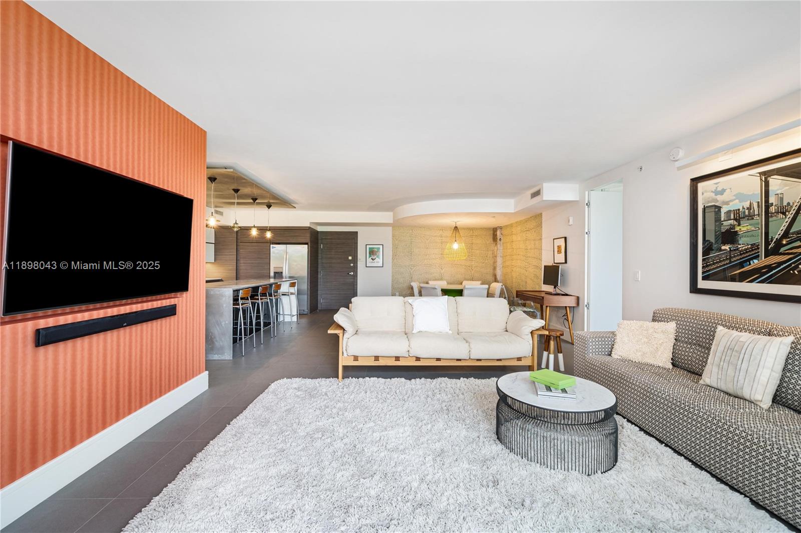 2155 Washington Ct 407