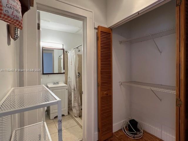 SEVILLA CONDO - Residential