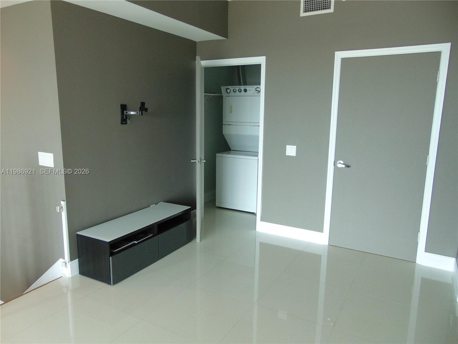 Infinity At Brickell - Residential Lease