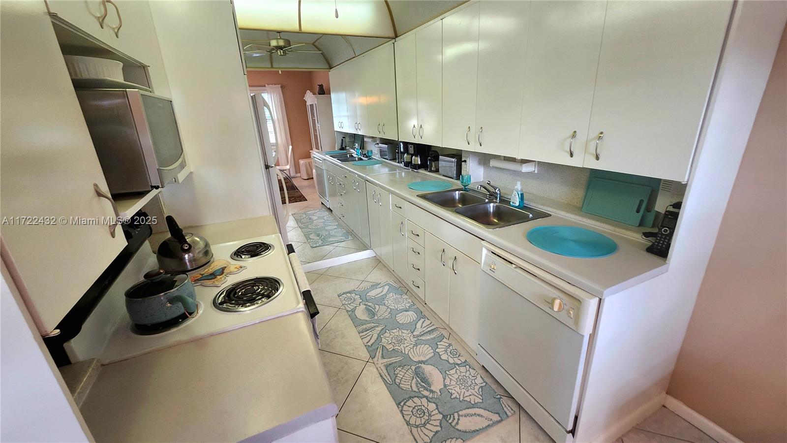 NEWPORT Q CONDO - Residential