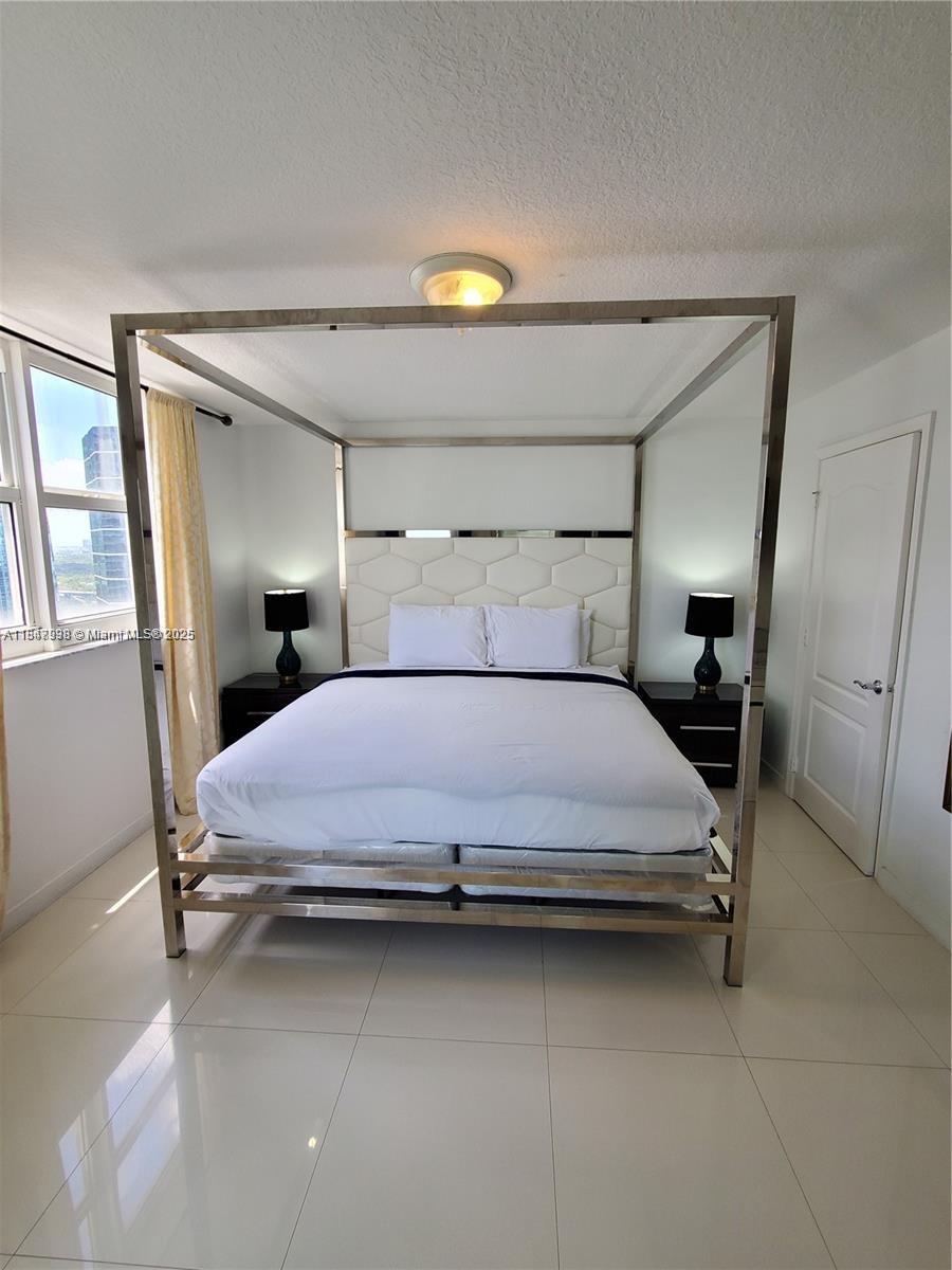 THE CLUB AT BRICKELL BAY - Residential