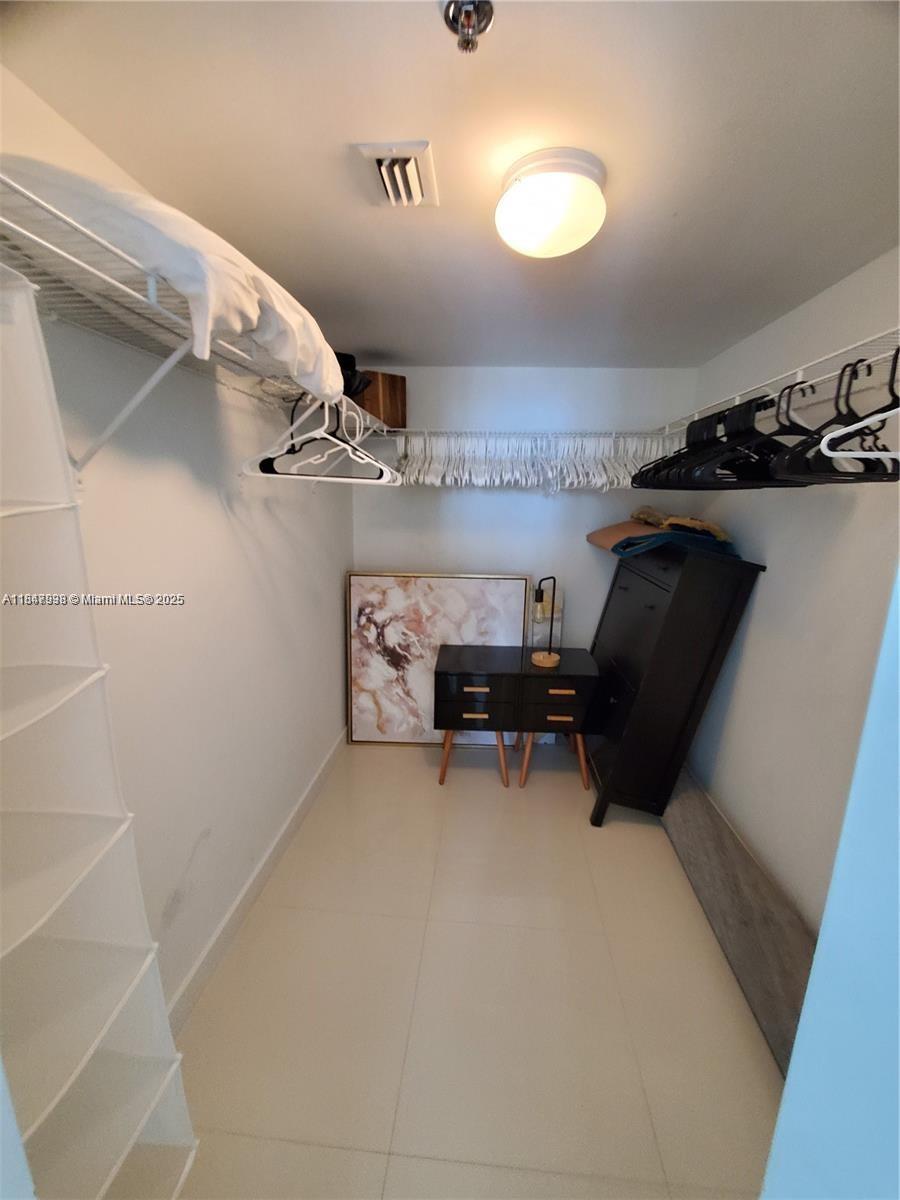 THE CLUB AT BRICKELL BAY - Residential