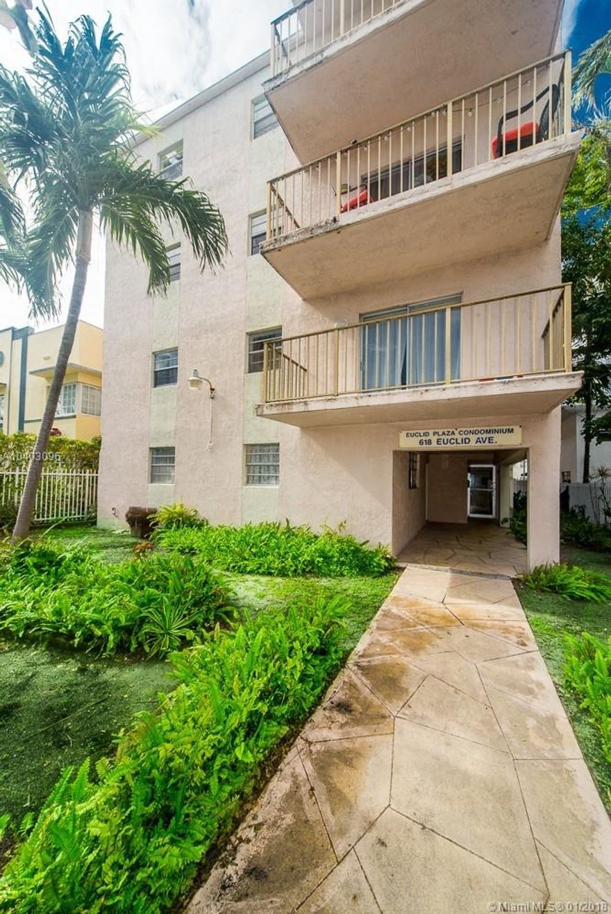 GREAT REDONE APARTMENT IN SOUTH BEACH 705 SF 1 BEDROOM 1 1/2 BATH WITH COVERED PARKING, YOU MUST KNOW THAT VERY FEW APARTMENTS IN SOUTH BEACH HAVE A HALF A BATH BESIDES THE FULL BATH AND ALSO COVERED PARKING INSIDE THE BUILDING. APPLIANCES IN WORKING CONDITION , CLOSE TO EVERYTHING, 1 BLOCK FROM WASHINGTON AVE. BARS RESTAURANTS, ENTERTAINMENT and of course the beautiful beach.
HURRY TO APPLY AND BE APPROVED FOR APRIL 1ST.